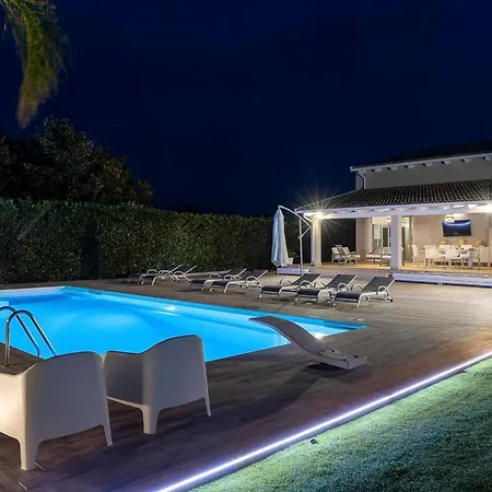 Gemma Mare E Piscina Riscaldata *